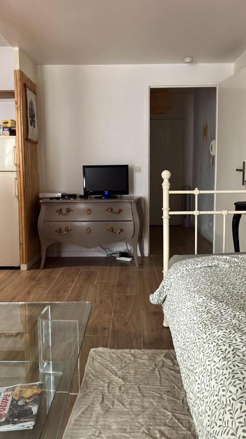 Appartement Sur Et Garage Au Stade De France A 2 Mn De Paris, 20 De Roissy Cdg Et 30 De La Defense Animaux Bienvenus