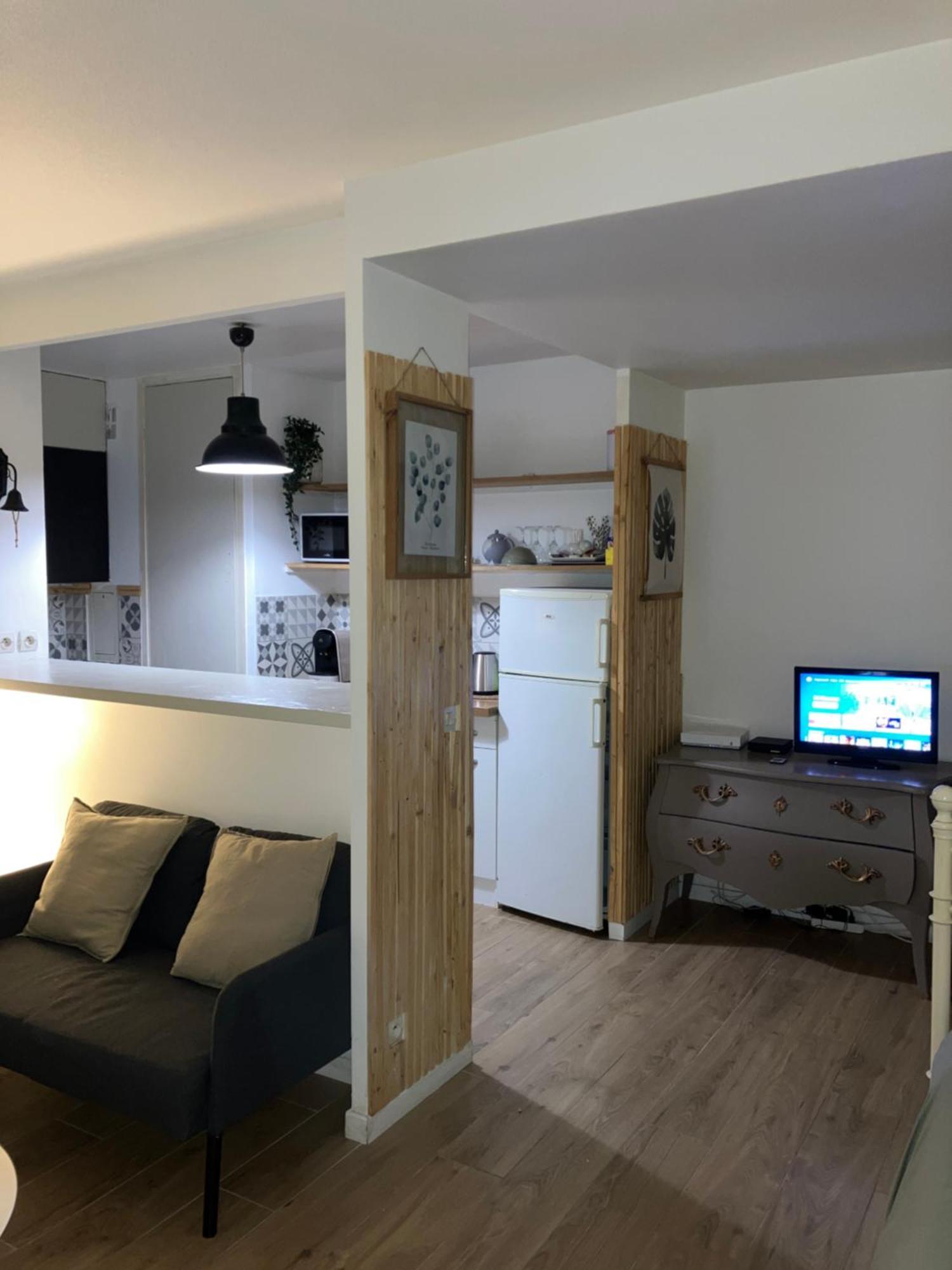 Appartement Sur Et Garage Au Stade De France A 2 Mn De Paris, 20 De Roissy Cdg Et 30 De La Defense Animaux Bienvenus *